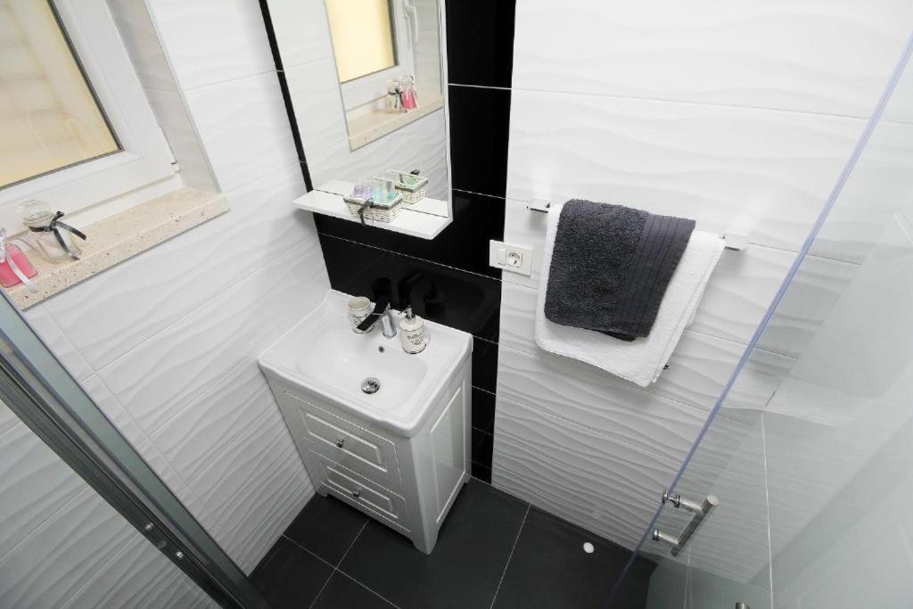 מאקרסקה Apartments Tomas מראה חיצוני תמונה