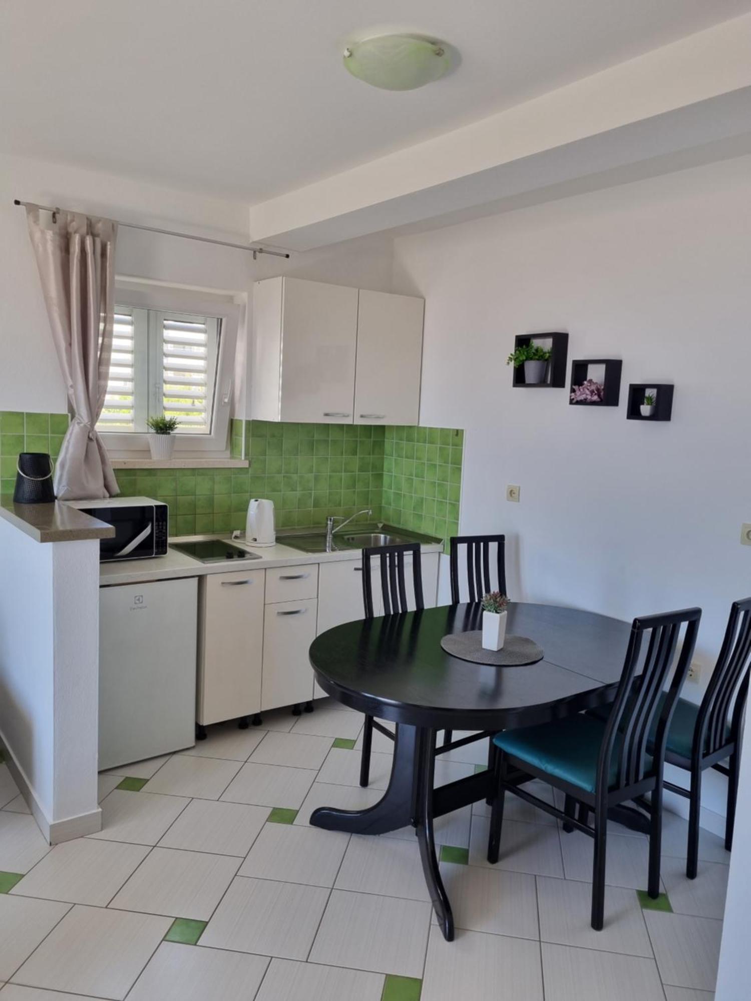 מאקרסקה Apartments Tomas מראה חיצוני תמונה